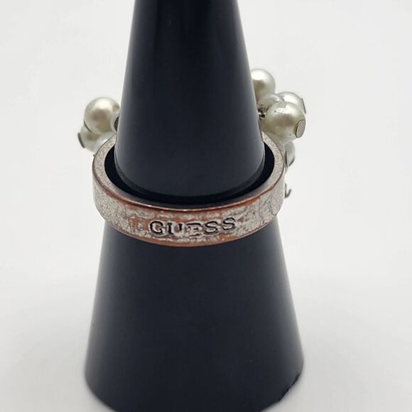Guess Faux Pearl & Rhinestone Cluster Ring (7) - Picture 4 of 7